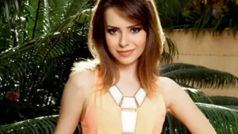 Ouça "My Life", canção inédita de Sandy