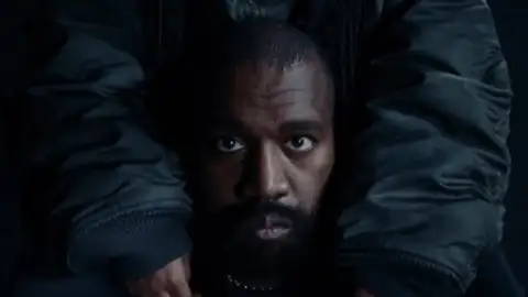 "Ninguém que faz apologia ao nazismo vai cantar aqui", avisa prefeito de SP sobre show de Kanye West