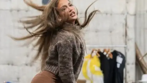 Jennifer Lopez ensaia o hit &ldquo;Do It Well&rdquo; em vídeo de bastidores para shows em Las Vegas. Veja!