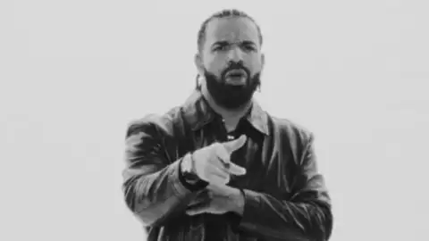 Drake lança três álbuns simultaneamente "ICEMAN", "Habibti" e "Maid of Honour". Ouça com as letras!