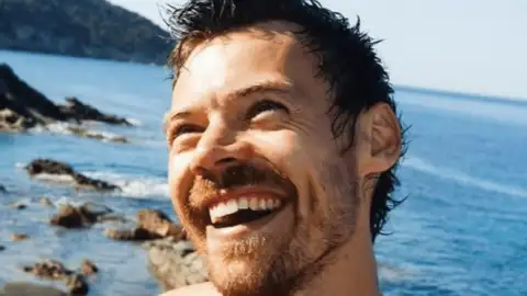 Harry Styles é o novo pé-frio da seleção? Confira a teoria após a queda do Brasil