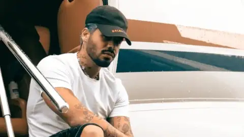 Zé Felipe é denunciado a órgãos de proteção após vídeo com filho que gerou polêmica
