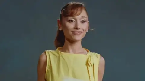 Ariana Grande quebra o silêncio sobre hiato, problemas de saúde e manda recado para fãs e haters