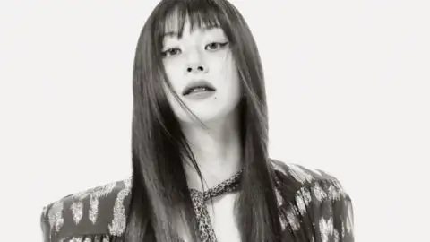 Chaeyoung é a segunda integrante do TWICE a deixar a JYP Entertainment