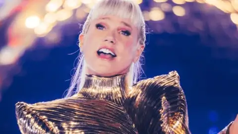 Xuxa esgota 3&ordf; data em SP e anuncia 4&ordm; show. Veja quando comprar!
