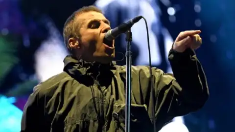 Liam Gallagher esnoba Glastonbury e nega participação do Oasis no festival: "Não vai acontecer"
