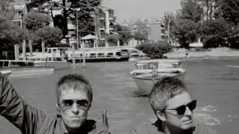 Vídeos misteriosos do Oasis apontam turnê pela Europa em 2027. América Latina pode entrar na rota?