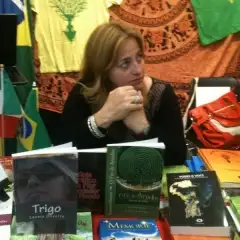 Leonia Oliveira